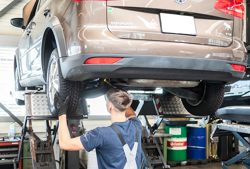 Unterhalt und Reparatur Fahrzeugpolieren Garage Kaufmann AG Wittenbach, St. Gallen